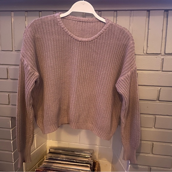 Brandy Melville Cropped Knit Sweater - Picture 2 of 9